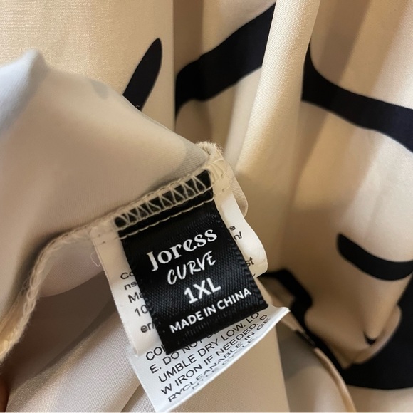 Joress Curve 1XL Cream and Black off shoulder plus size 37” knee length dress - Picture 9 of 11